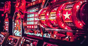 Platform elang212 menawarkan sportsbook, live dealer, dan slot dalam satu aplikasi